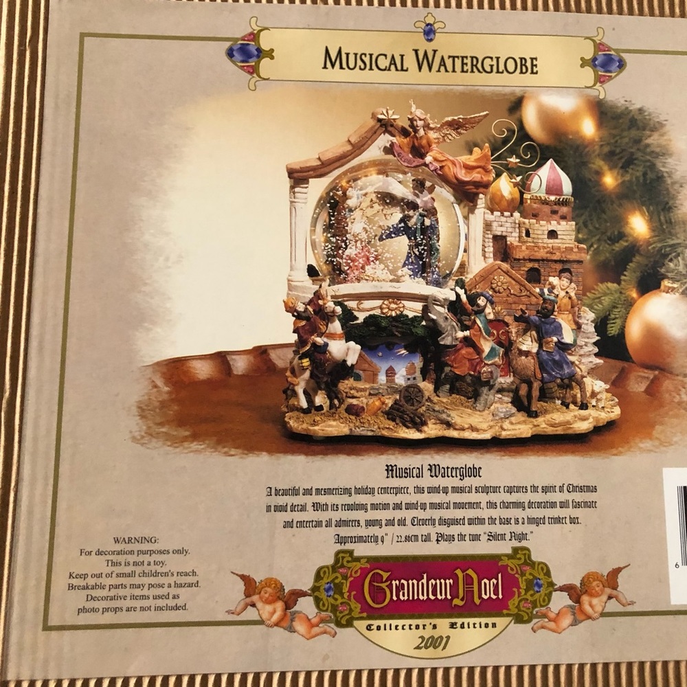 Vintage musical water globe-belonged to mom-NEW IN ORIGINAL BOX FROM 2001!!!